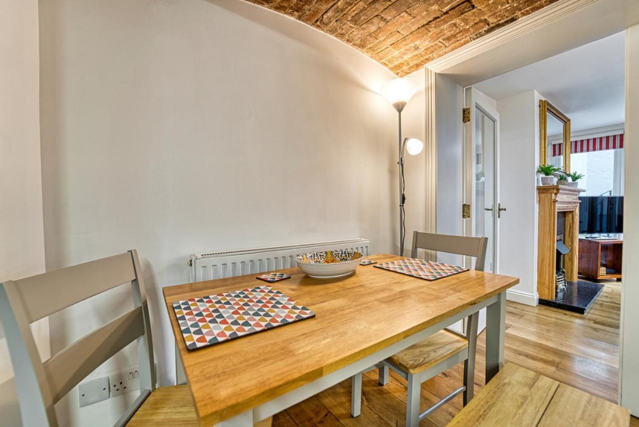 Lovely 1 Bedroom Basement Apartment Worcester Buitenkant foto