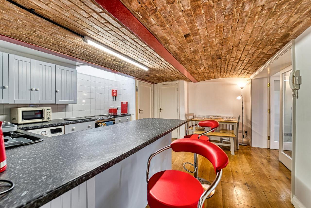 Lovely 1 Bedroom Basement Apartment Worcester Buitenkant foto